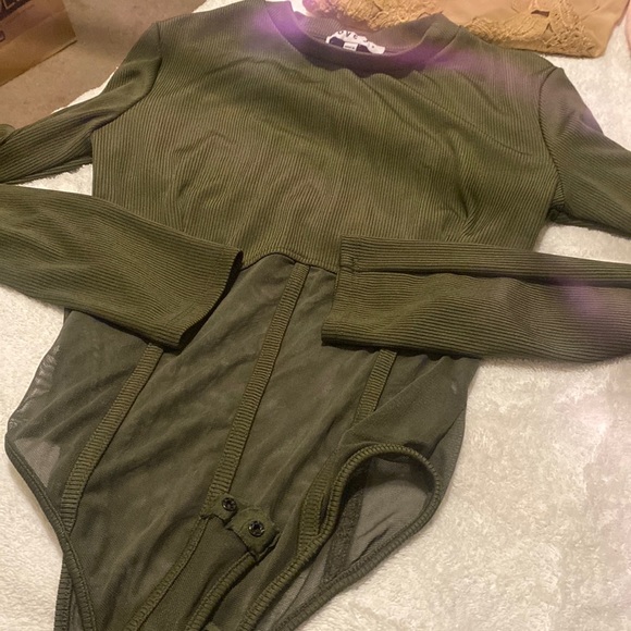 Mix tops all wore once - Picture 1 of 9